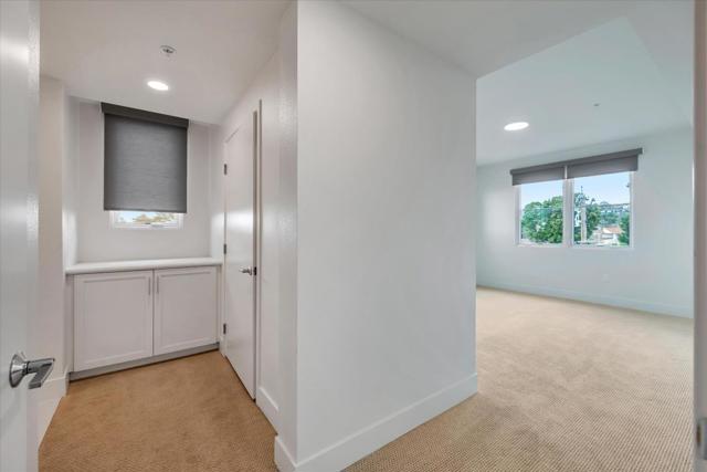 657 Walnut Street, San Carlos CA: https://media.crmls.org/mediaz/da906cb5-c698-453f-90d9-29967871fd69.jpg