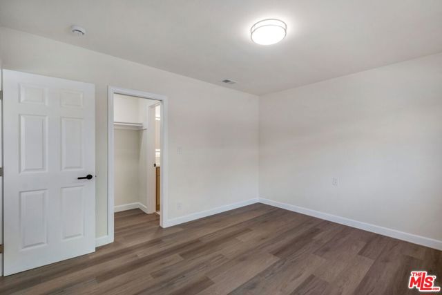 4933 W 20th Street, Los Angeles CA: https://media.crmls.org/mediaz/da90ae13-266d-4656-b786-2467f34cf8ec.jpg
