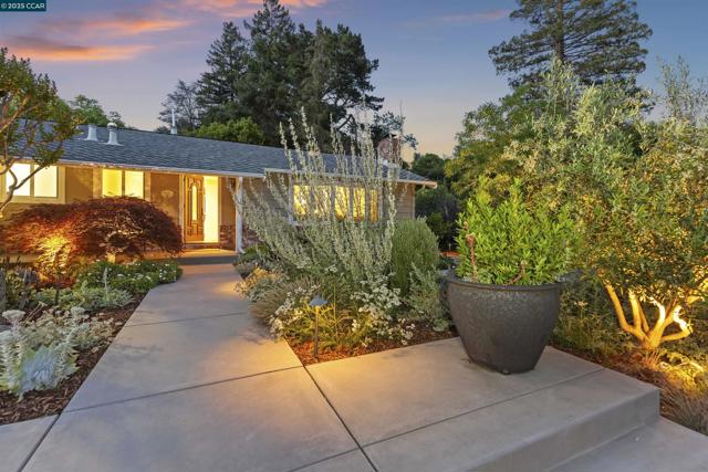 51 Ivy Dr, Orinda CA: https://media.crmls.org/mediaz/da912622-20f1-4892-b37f-390b3cf9cf94.jpg