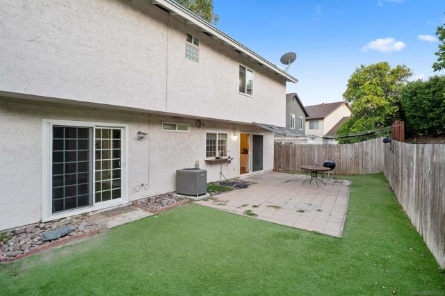 2714 Crownridge Ln, Spring Valley CA: https://media.crmls.org/mediaz/da91670d-4585-4229-a796-3bbc8db74da6.jpg