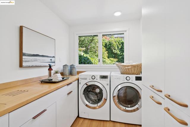 1069 Miller Ave, Berkeley CA: https://media.crmls.org/mediaz/da91f1eb-2802-45ec-b650-dd30b2ed9969.jpg