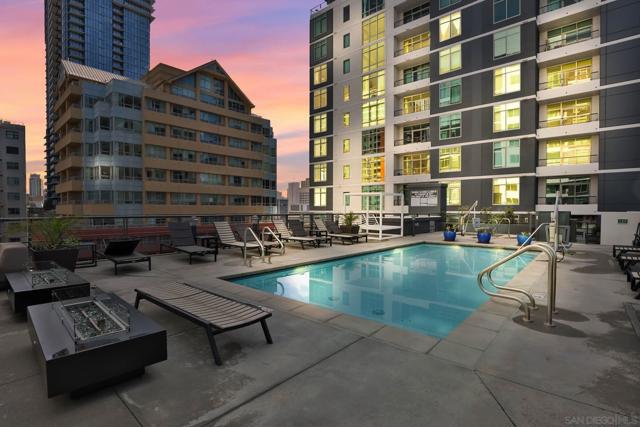 425 W Beech St, San Diego CA: https://media.crmls.org/mediaz/da9245a4-1390-4012-a5e1-62d1cb194017.jpg