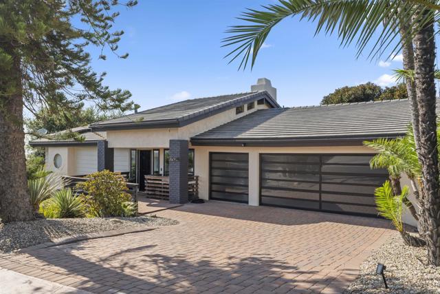 17924 Saint Andrews Dr, Poway CA: https://media.crmls.org/mediaz/da925551-b871-47e7-ad59-0ead9df9f18f.jpg