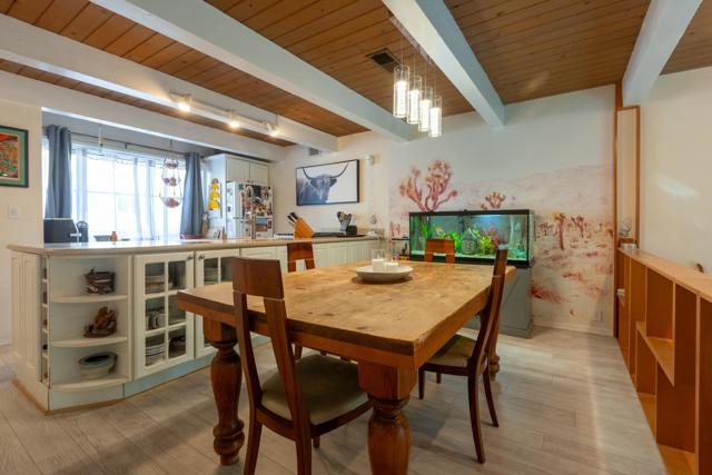 6229 Green Valley Circle, Culver City CA: https://media.crmls.org/mediaz/da93265a-bf2f-4f2e-a2e0-049f03375a45.jpg