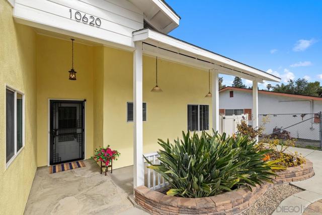 10620 Garden Way, Spring Valley CA: https://media.crmls.org/mediaz/da936c09-1f8c-4428-8723-e9580687a2d3.jpg