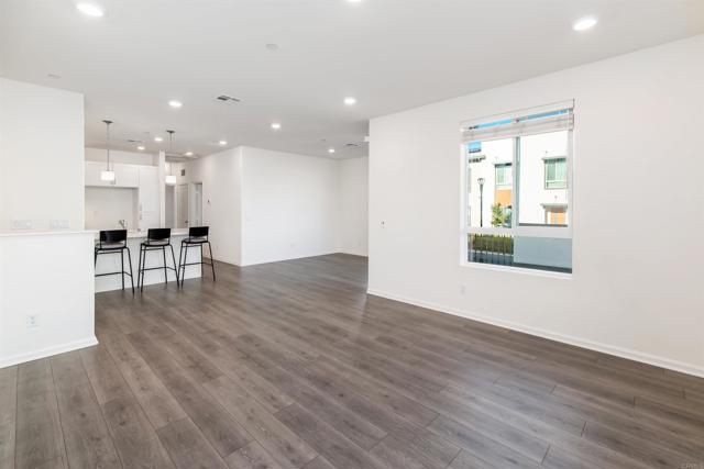 Detail Gallery Image 15 of 34 For 953 Radcliffe Trl, Vista,  CA 92081 - 2 Beds | 2 Baths