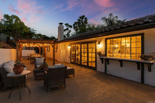 1920 Glennaire Drive, Escondido CA: https://media.crmls.org/mediaz/da9571e0-88a9-45a9-add5-e3cd04fb2f26.jpg