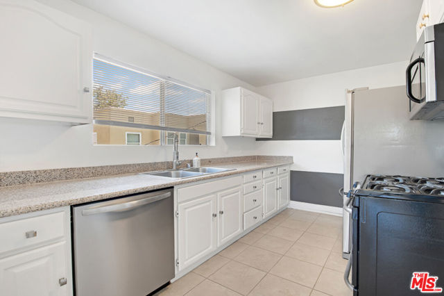 1239 S Orange Drive, Los Angeles CA: https://media.crmls.org/mediaz/da9579ff-fabb-4bd3-bc9c-9783435b1739.jpg