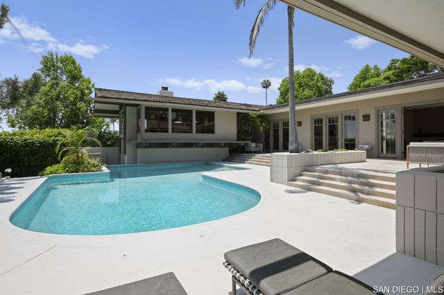 5931 Citadel CIR, La Jolla CA: https://media.crmls.org/mediaz/da9603d9-d54e-4fac-b968-ab9af790ac32.jpg