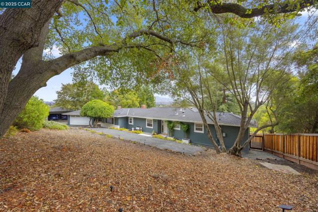 110 Twin Peaks Drive, Walnut Creek CA: https://media.crmls.org/mediaz/da968b32-159f-4748-8af7-af999ee38899.jpg