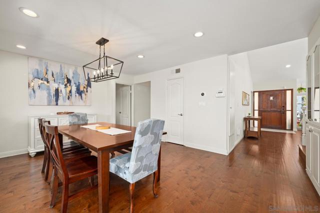 4048 Raffee Dr, San Diego CA: https://media.crmls.org/mediaz/da96c1f2-fd53-4333-b686-24d88b0b888a.jpg