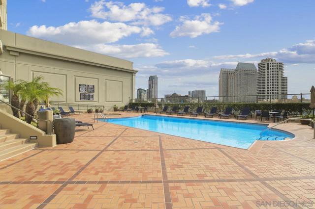 700 W E St, San Diego CA: https://media.crmls.org/mediaz/da9786ca-3897-4cf6-9364-a4aee97d18b3.jpg