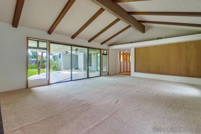 6081 Veemac, La Mesa CA: https://media.crmls.org/mediaz/da97a571-a41d-4988-9ea6-1eea4f1c6351.jpg