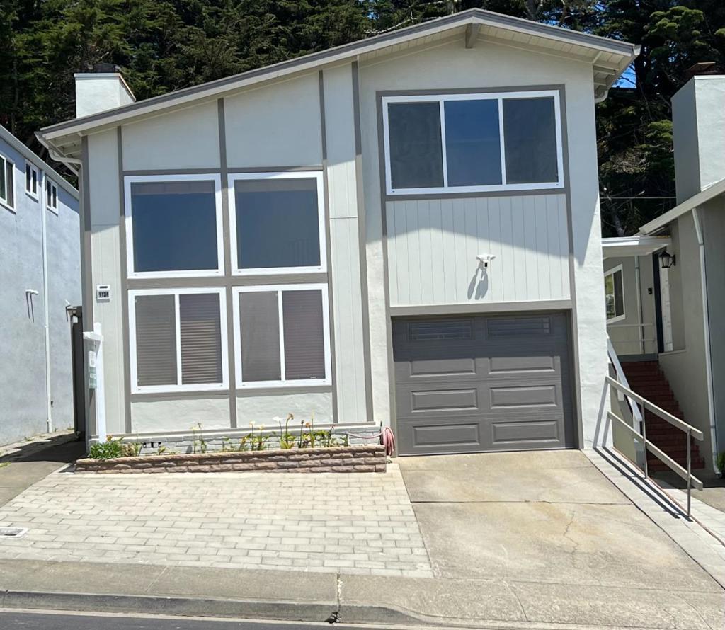 1121 Skyline Drive