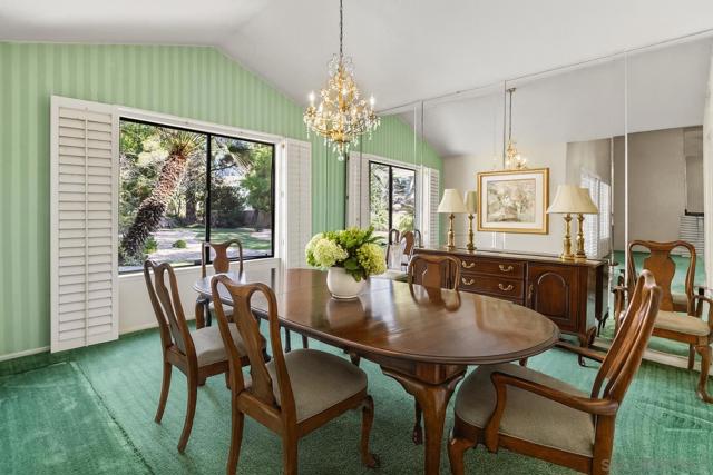 462 Avenida Adobe, Escondido CA: https://media.crmls.org/mediaz/da97dab6-027d-45a9-8cd2-f02084b619d8.jpg