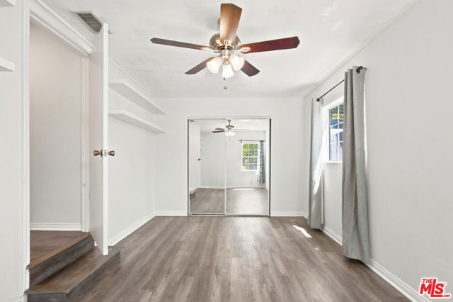 7048 Zelzah Avenue photo 23