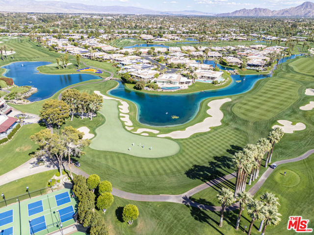 7 Churchill Lane, Rancho Mirage CA: https://media.crmls.org/mediaz/da98b4db-8816-4544-977c-5cff3204c0c6.jpg