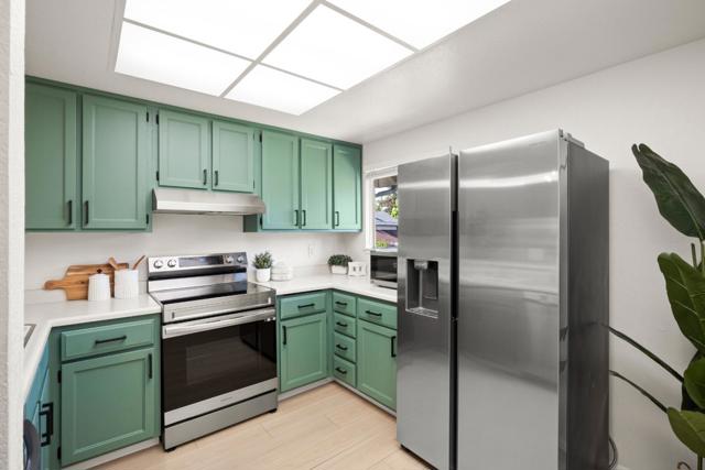 1050 Summermist Court, San Jose CA: https://media.crmls.org/mediaz/da98efc8-6d16-494d-b5f5-3ef6b57c33d6.jpg