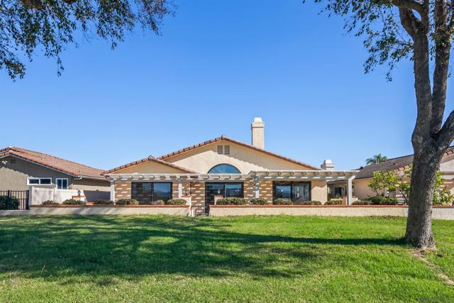 18113 Calle Estepona, San Diego CA: https://media.crmls.org/mediaz/da998821-4038-46b5-887c-46a91e3144ae.jpg