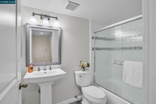 1430 Tampico Pl, Walnut Creek CA: https://media.crmls.org/mediaz/da99c968-2c1e-49f2-9a03-f1a351aaf7f3.jpg