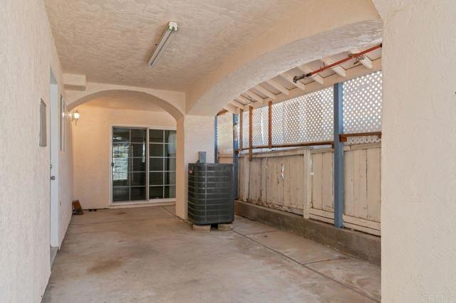 2412 Heatherwood Court, Escondido CA: https://media.crmls.org/mediaz/da9ac96b-b696-426b-938f-47548eebc02a.jpg