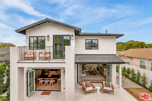 2455 23rd Street, Santa Monica CA: https://media.crmls.org/mediaz/da9b55c3-d511-4d7a-b170-81183b914a52.jpg