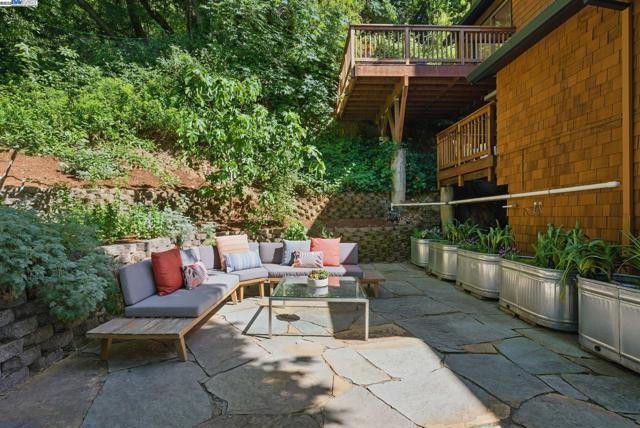 7380 Claremont Ave, Berkeley CA: https://media.crmls.org/mediaz/da9b5d38-d6d0-4e28-bdf4-cae643cc2a4b.jpg