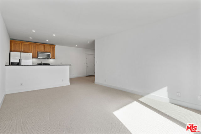 10982 ROEBLING Avenue, Los Angeles CA: https://media.crmls.org/mediaz/da9b605f-2481-49ba-a262-5a64fabbbc6f.jpg