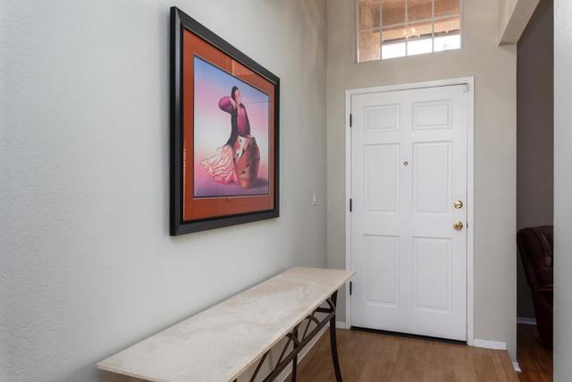 847 Amber Avenue, Clovis CA: https://media.crmls.org/mediaz/da9ca0c5-6041-4356-96ae-26c19df10c56.jpg