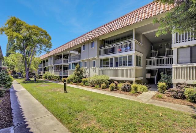 223 Kiely Boulevard, Santa Clara CA: https://media.crmls.org/mediaz/da9defc6-28c4-4f6a-b0ff-05316dee759d.jpg