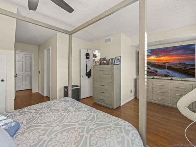 406 408 & 408B E Ave, Coronado CA: https://media.crmls.org/mediaz/da9e0b35-5c09-407f-a1fd-d60d9a750c5b.jpg