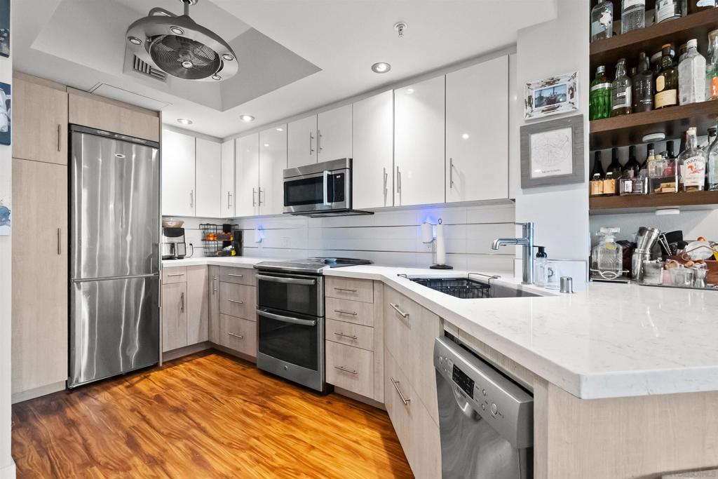 2400 5th Ave - photo 3