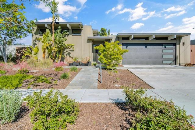 938 Ferngrove Drive, Cupertino CA: https://media.crmls.org/mediaz/da9e6538-cfff-4a9c-b63e-b98bff260fd3.jpg