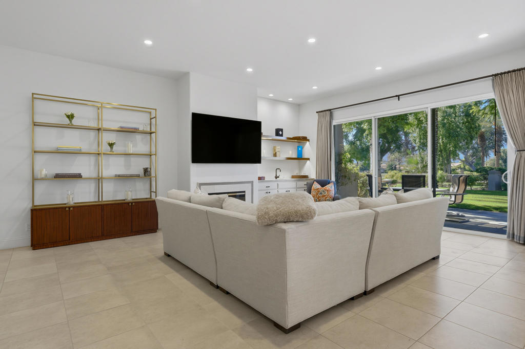 MLS #219138570DA image #3