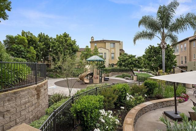 644 Hatfield Dr, San Marcos CA: https://media.crmls.org/mediaz/da9ec646-781b-4a72-a7fa-947bd01c305a.jpg