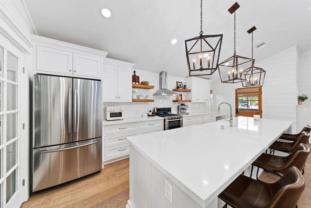 2103 Loquat Place, Oceanside CA: https://media.crmls.org/mediaz/da9ec6ce-9ff6-467e-931e-ff1b8dfb101f.jpg