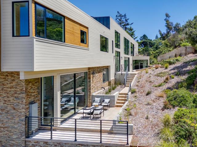3 Wolfback Ridge Road, Sausalito CA: https://media.crmls.org/mediaz/da9f1abe-384d-4fc6-8edd-464264dbadc0.jpg