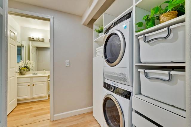 903 Sunrose Terrace, Sunnyvale CA: https://media.crmls.org/mediaz/da9fc160-b46d-47db-bbd0-c729f76abe0e.jpg