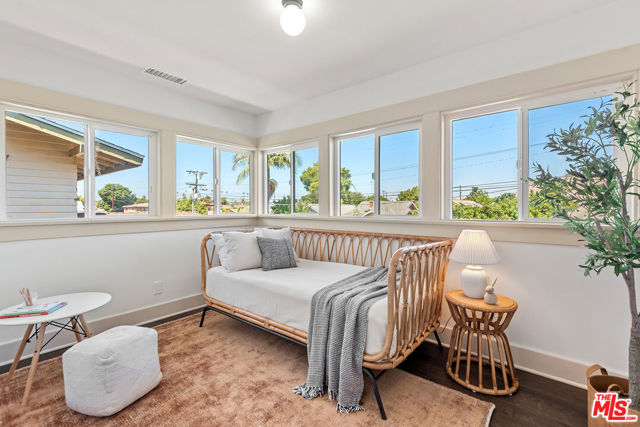 3816 S Harvard Boulevard, Los Angeles CA: https://media.crmls.org/mediaz/da9febeb-0bc0-4e32-bce7-bc320b95cfd8.jpg