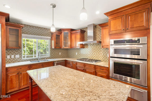 4841 Crown Avenue, La Canada Flintridge CA: https://media.crmls.org/mediaz/daa001b4-931d-4c51-86eb-ef84e4766680.jpg