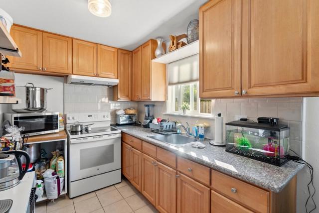 470 Willow Avenue, Half Moon Bay CA: https://media.crmls.org/mediaz/daa00ef1-3060-4118-88b1-35547b9d2823.jpg