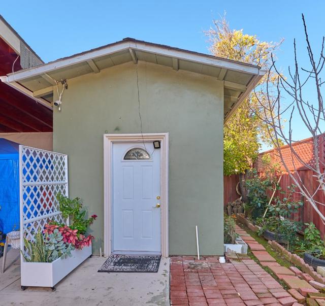 895 Greenwich Drive, Gilroy CA: https://media.crmls.org/mediaz/daa09cae-cc8e-4c3c-b237-0789f7464711.jpg
