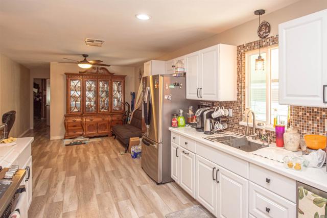 1010 Bobier Dr E, Vista CA: https://media.crmls.org/mediaz/daa125b7-8742-42a0-9ee3-abdbd1f827ba.jpg