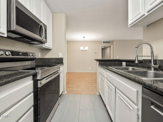 Detail Gallery Image 13 of 39 For 4499 via Marisol #217,  Los Angeles,  CA 90042 - 2 Beds | 2 Baths