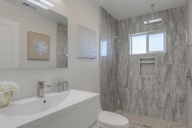 116 Daphne Way, East Palo Alto CA: https://media.crmls.org/mediaz/daa2c78b-c700-41dd-a578-7f146fc39898.jpg