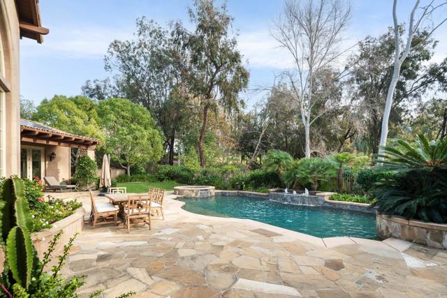 Detail Gallery Image 19 of 42 For 6627 Calle Ponte Bella, Rancho Santa Fe,  CA 92091 - 5 Beds | 6/1 Baths