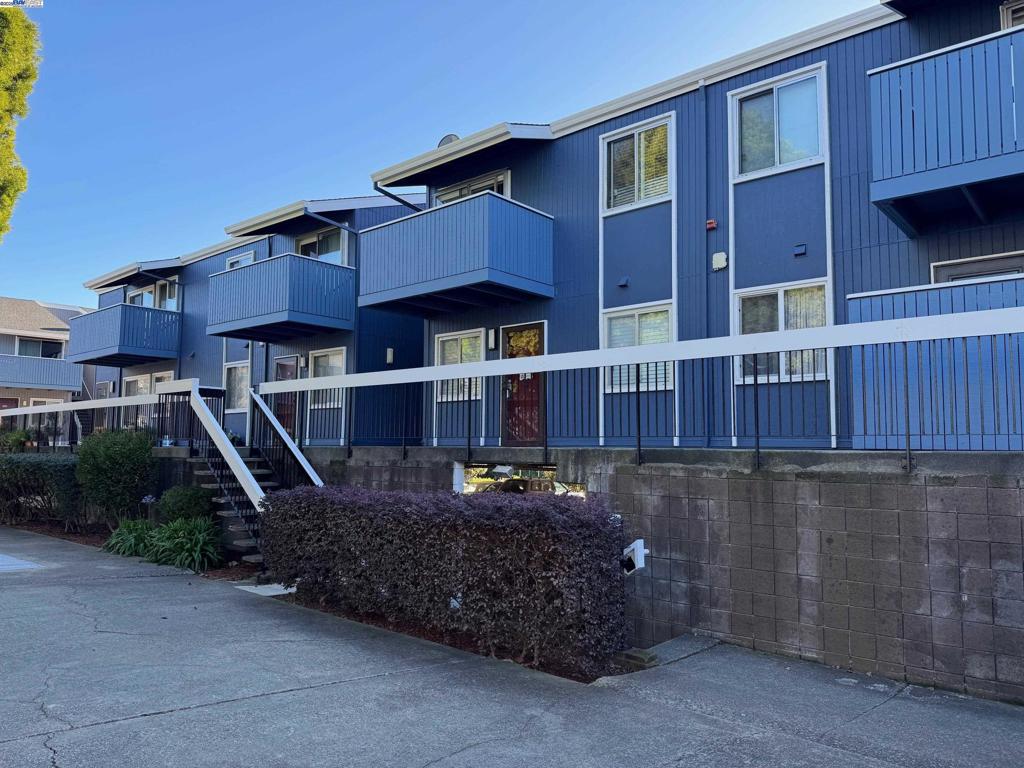 1126 Cherry Avenue #92
