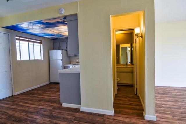 Image 4 of 23 For 4885 Cole Street 38