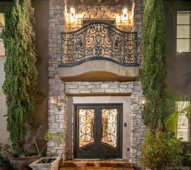 4915 Eyrie Rd, San Diego CA: https://media.crmls.org/mediaz/daa3a862-65d9-4816-9872-c1d3e5c42af4.jpg