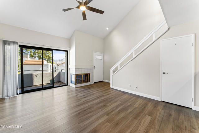 1190 Tivoli Lane, Simi Valley CA: https://media.crmls.org/mediaz/daa3f3c8-0f9f-4010-bebd-d9f1e735ee1a.jpg